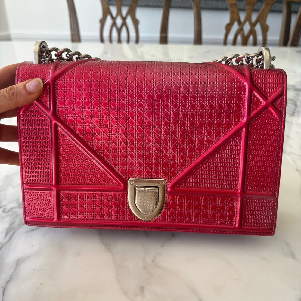 Christian Dior Dioram Red Shoulder Bag with Silver Chain - Picture 9 of 10